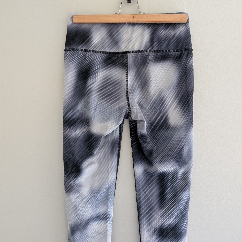 Athleta Chaturanga Leggings - Picture 6 of 8